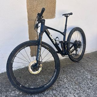 Bicicleta doble suspensión WRC DARK 2023