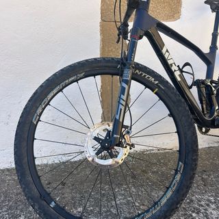Bicicleta doble suspensión WRC DARK 2023