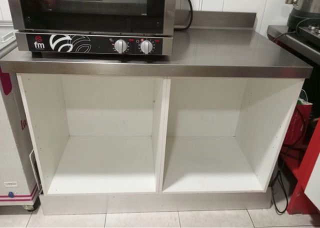 2 Mesas de trabajo de acero inoxidable