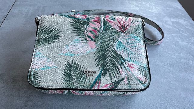 Bolso Guess Multicolor Estampado Tropical