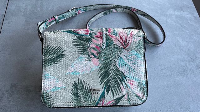 Bolso Guess Multicolor Estampado Tropical