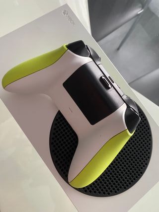 Xbox Series S 512GB + Mando Verde