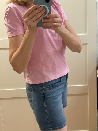 Shorts Levi's y Camiseta Zara. Pantalón talla 25 