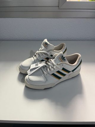 Zapatillas Adidas Blancas y Verdes
