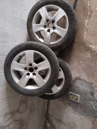 Llanta de coche marca vorsvagen 
