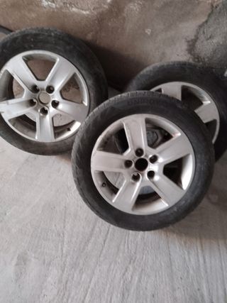 Llanta de coche marca vorsvagen 
