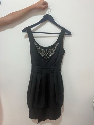 Vestido fiesta negro talla 38 con pedrería