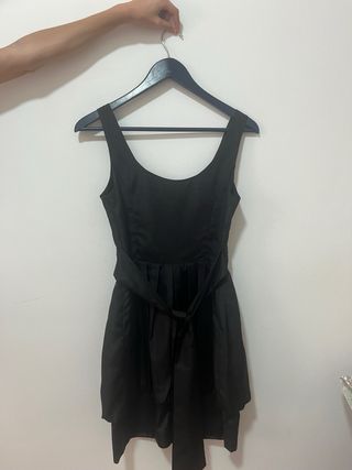 Vestido fiesta negro talla 38 con pedrería