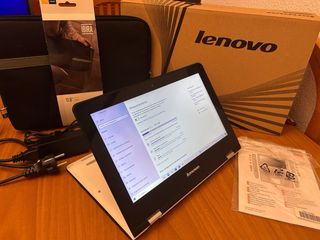 Lenovo Yoga 300 Portátil y pantalla táctil 