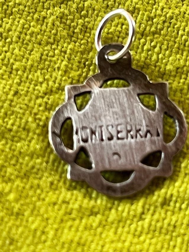 Cruz Nácar y Virgen Montserrat Plata