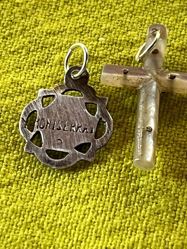 Cruz Nácar y Virgen Montserrat Plata