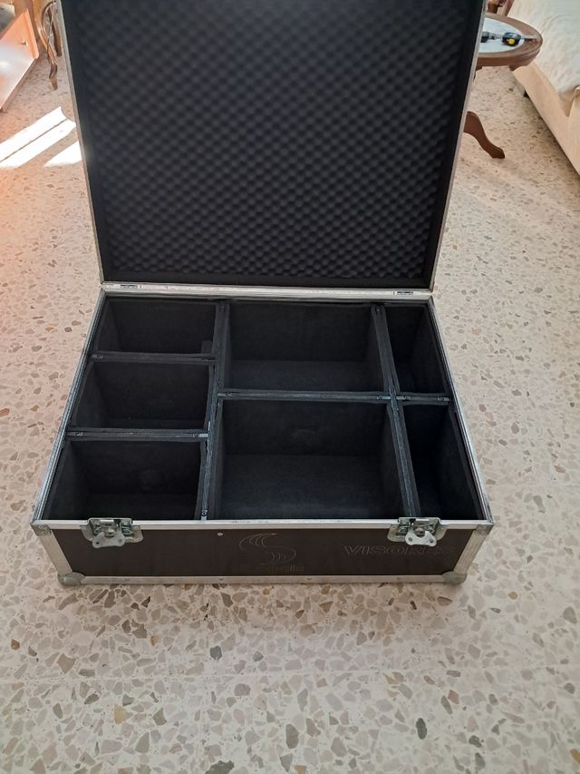 Maleta de transporte con compartimentos