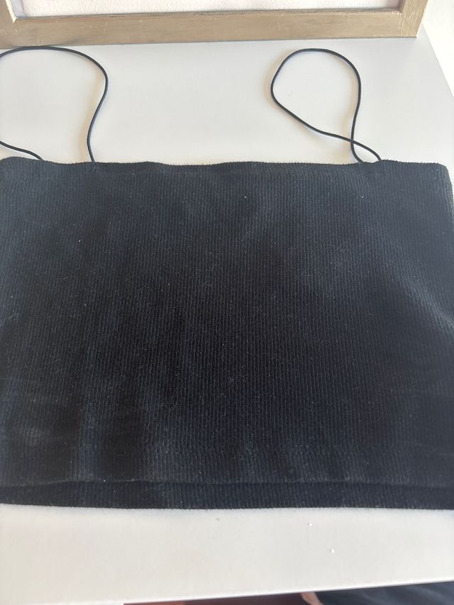 Top negro de tirantes pull and bear