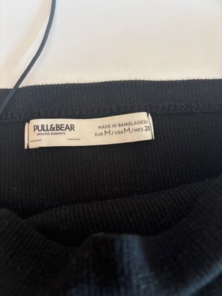 Top negro de tirantes pull and bear