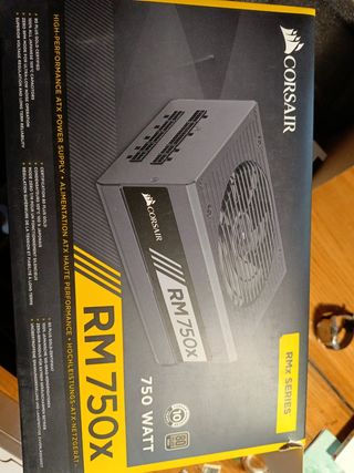 Caja Corsair RM750X Fuente de Alimentación