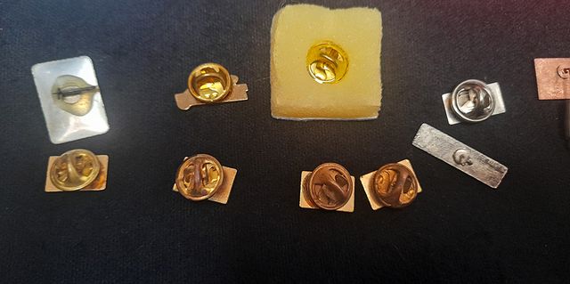 Lotes de Pins Temáticos Variados