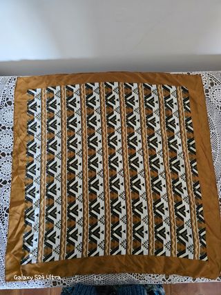 Coppia foulard beige e rosso con motivo nautico