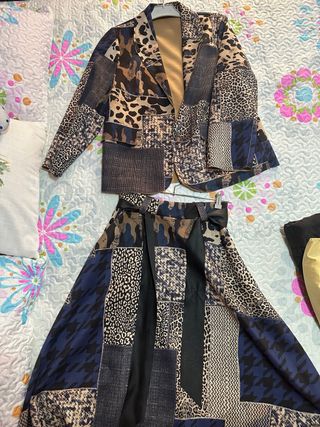 Conjunto Chaqueta y Falda Estampado Patchwork 