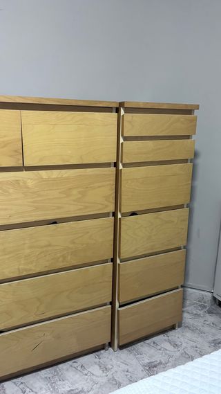 2 Cajoneras de madera, 5 cajones cada una