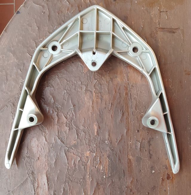 Soporte trasero Honda plateado