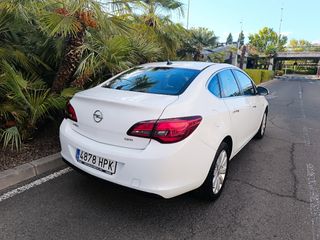 Opel Astra 2013