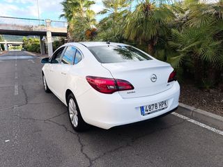 Opel Astra 2013