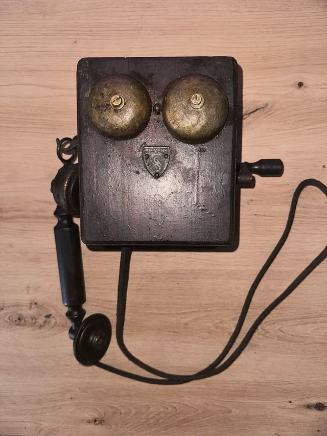 Teléfono antiguo Siemens de pared