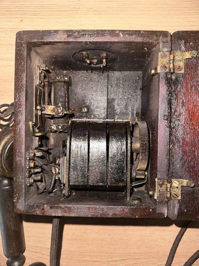 Teléfono antiguo Siemens de pared