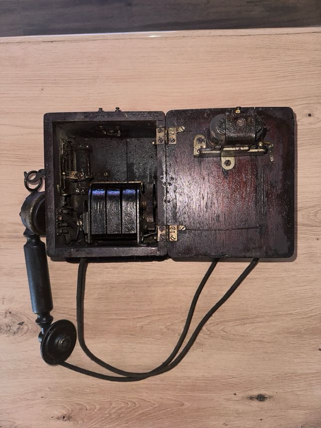 Teléfono antiguo Siemens de pared