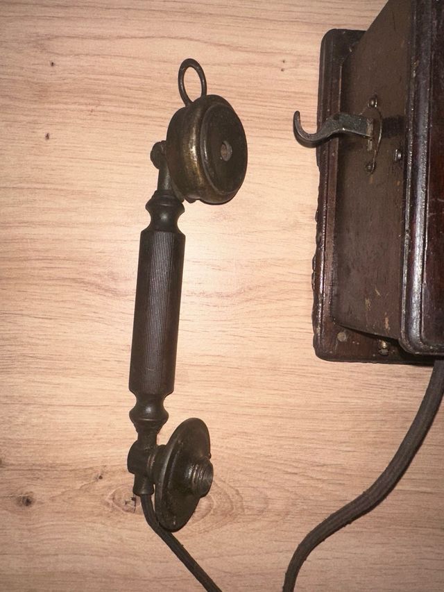 Teléfono antiguo Siemens de pared