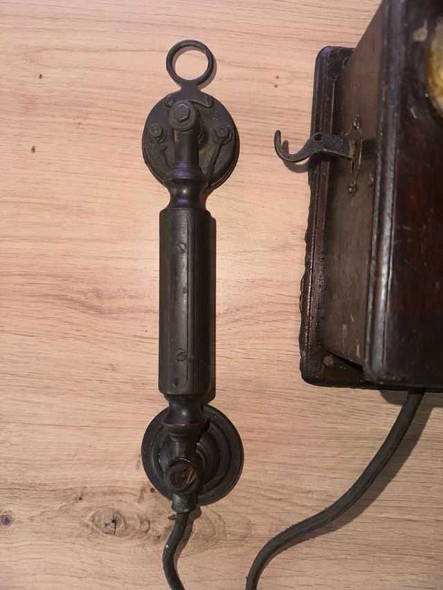 Teléfono antiguo Siemens de pared