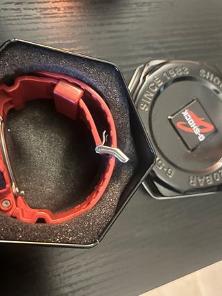 Reloj G-Shock Rojo con su caja original