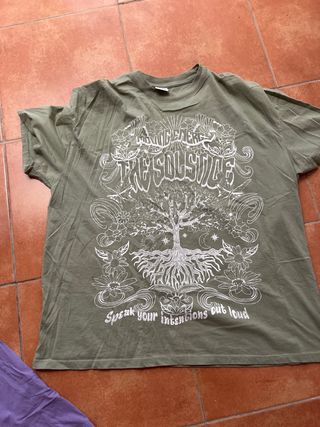 Camiseta verde con árbol de la vida