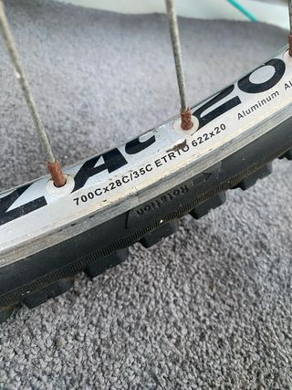 Rueda de aluminio delantera