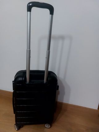 Maleta de viaje negra