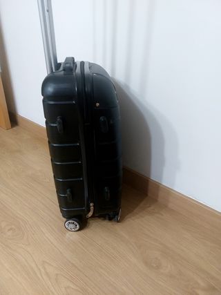Maleta de viaje negra