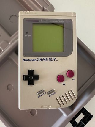 Nintendo Game Boy Beige con Tetris y Accesorios