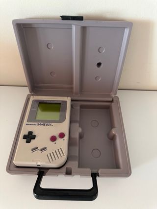 Nintendo Game Boy Beige con Tetris y Accesorios