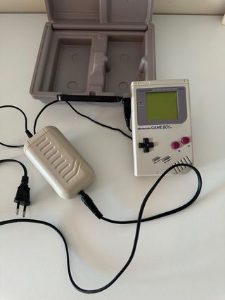 Nintendo Game Boy Beige con Tetris y Accesorios