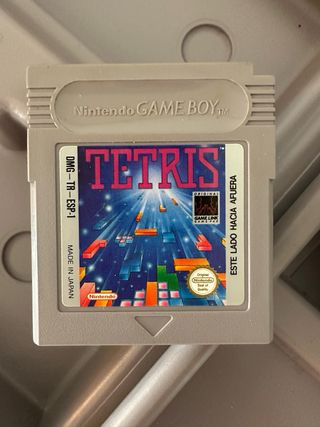 Nintendo Game Boy Beige con Tetris y Accesorios