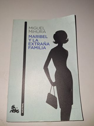 Maribel y la extraña familia