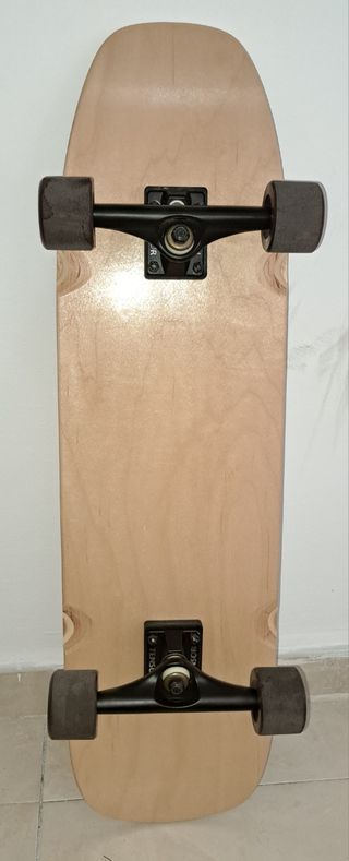 Skateboard, monopatin, cruiser, surfskate