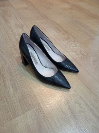 Zapatos de salón Zara negros