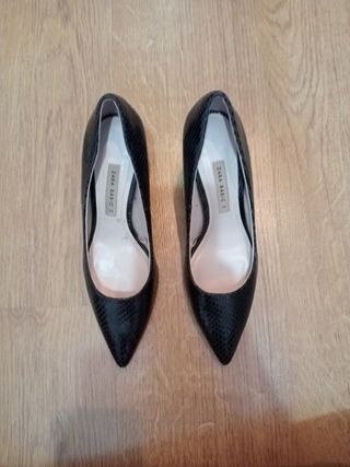 Zapatos de salón Zara negros