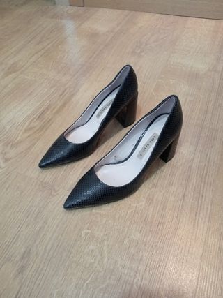 Zapatos de salón Zara negros