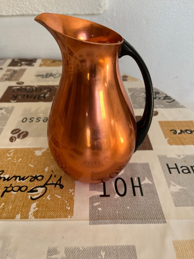 Jarra color cobre antigua MMM
