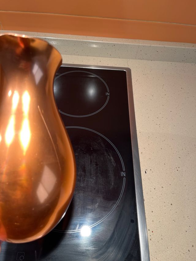 Jarra color cobre antigua MMM
