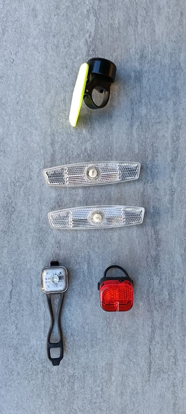 Kit de bicicleta. Luces + Timbre + Reflectantes