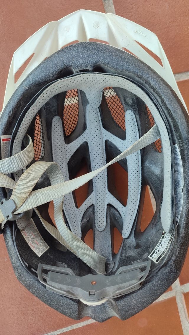 Casco da Montanbike bianco MET