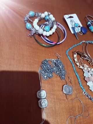 Set 22 pezzi misto bijoux più regalo